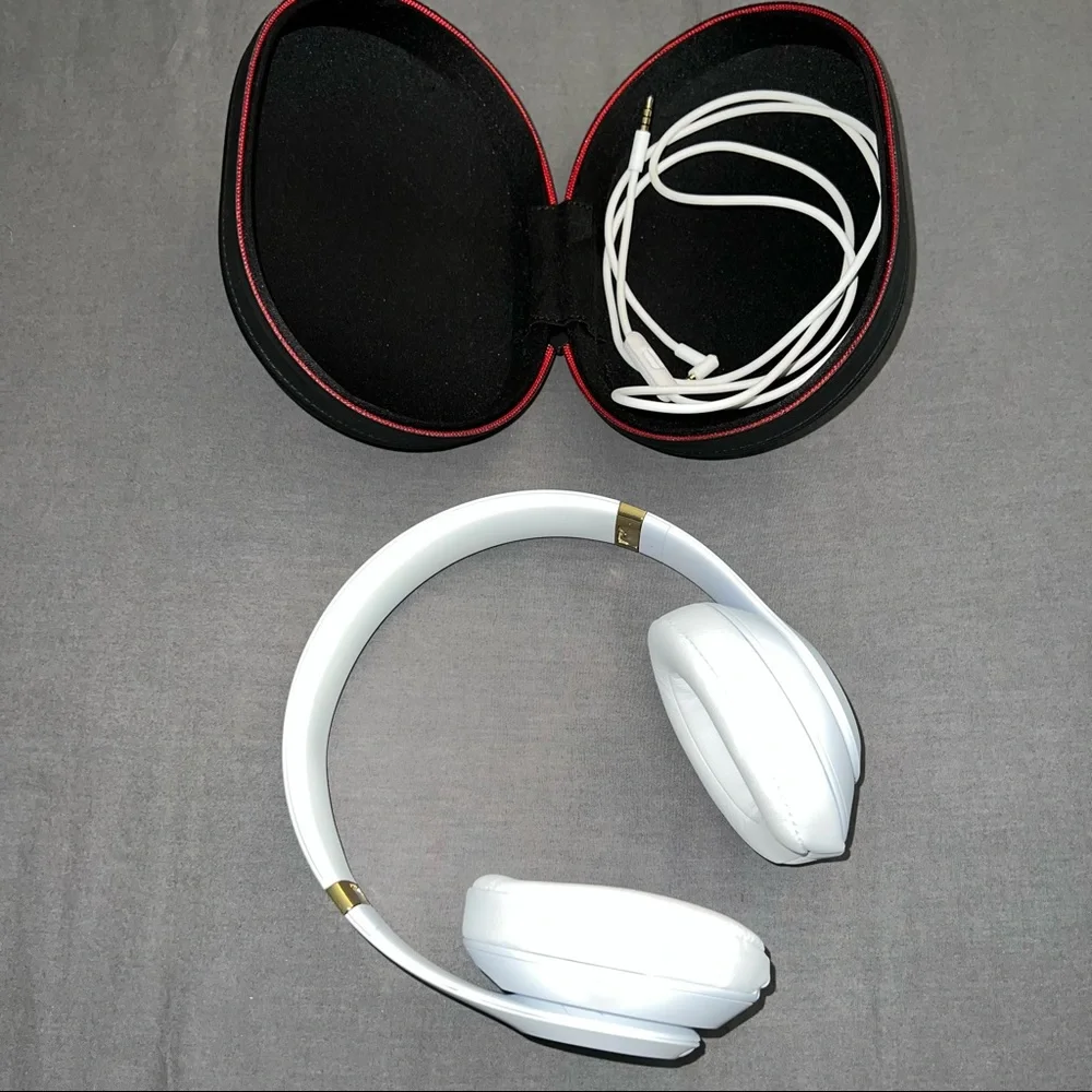 Beats studio3 headphones - Picture 10 of 15